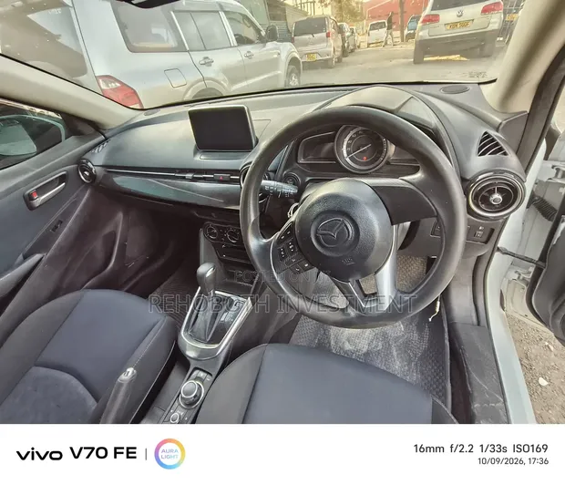 Mazda Demio 2015 Nyeupe - 1