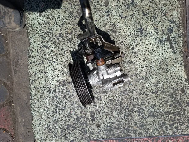 Toyota Harrier 2AZ Steering Pump - 1