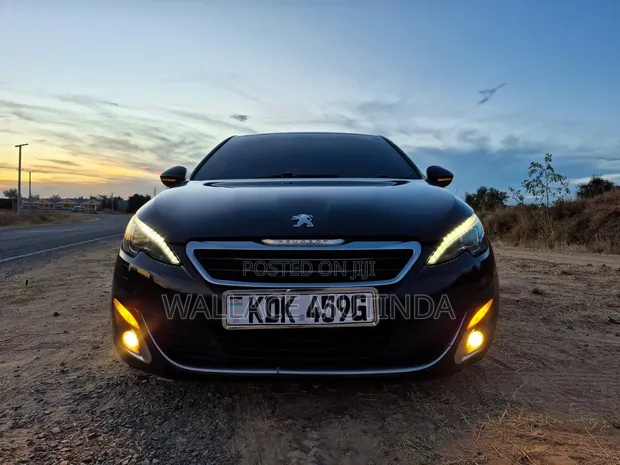 Peugeot 308 2015 Nyeusi - 1