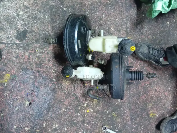 Used Toyota Hilux Revo Brake Booster - 1
