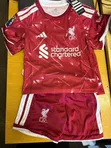 Liverpool Jersey ya Watoto Msimu 26/27 - 2