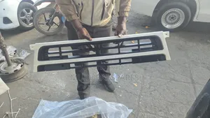 Fuso Mahewa Front Grill - Mpya Kabisa