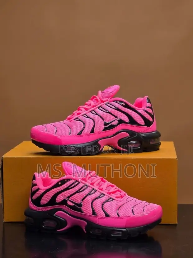 Nike Air Max Plus (TN) Pink/Black Viatu vya Wanawake - 1