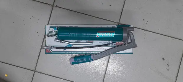 TOTAL Grease Gun ya Lever ya Heavy-Duty ya Mwongozo - 1