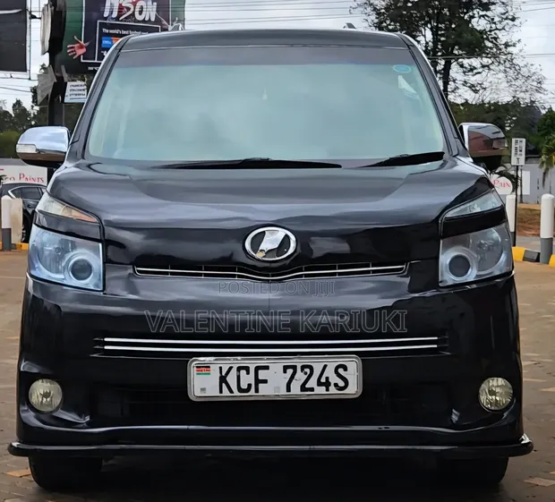 Toyota Noah 2008 Nyeusi - 1