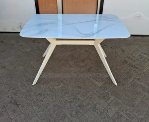 Meza ya Mikutano ya Kioo ya Kisasa