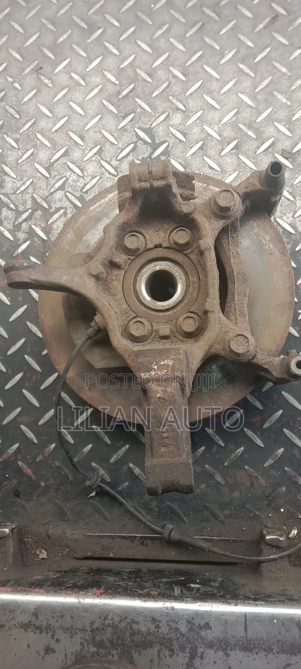 Nissan Serena Front Hub (Used) - 1