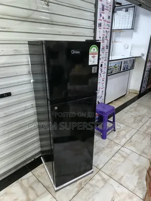Friji la Midea Double Door 137L (Rangi Nyeusi)