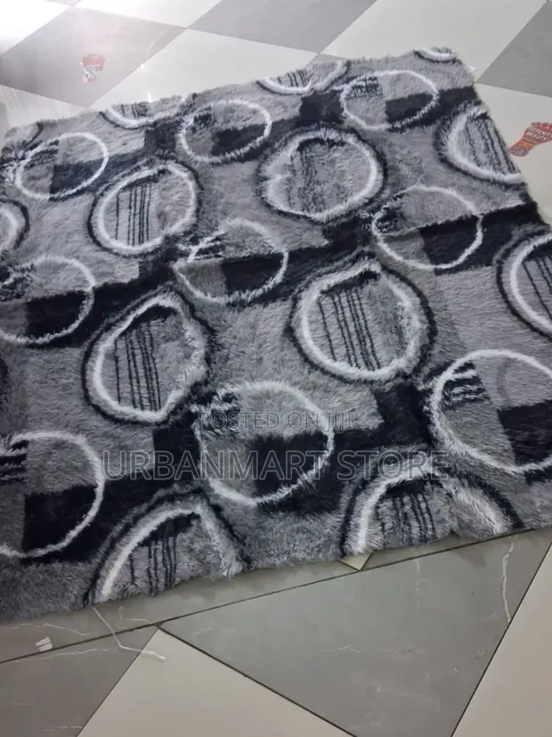 Carpeti Nyeusi Nyeusi 5x8 - KES 2,000 - 1
