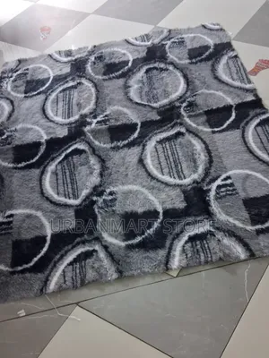 Carpeti Nyeusi Nyeusi 5x8 - KES 2,000