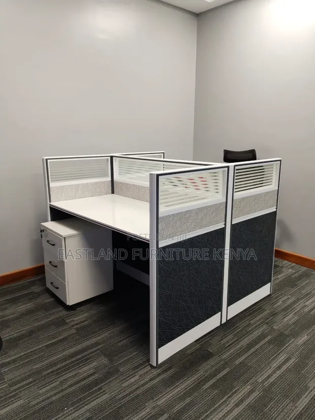 2-Seater Workspace with Frosted Glass Partitions - 1