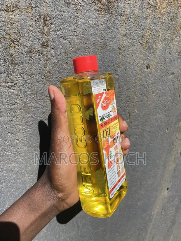 Veet Gold Turmeric Super Whitening Body Repair Oil 500ml - 1