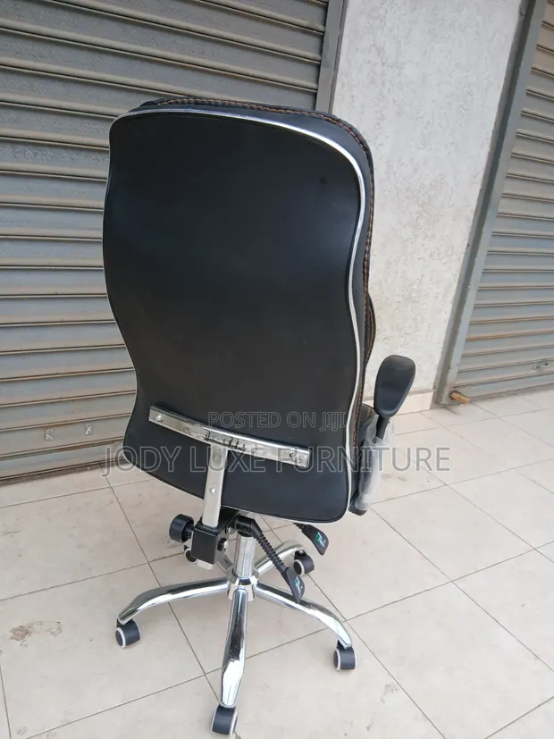 Boss Office Products Kiti cha Ofisi cha Ngozi cha Mtendaji - 1