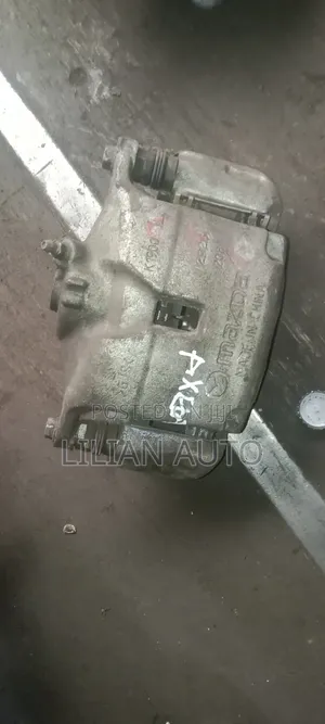 Brake Caliper ya Mazda Axela (Iliyotumika)