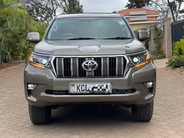 Toyota Land Cruiser Prado TXL 2011 Diesel - 1
