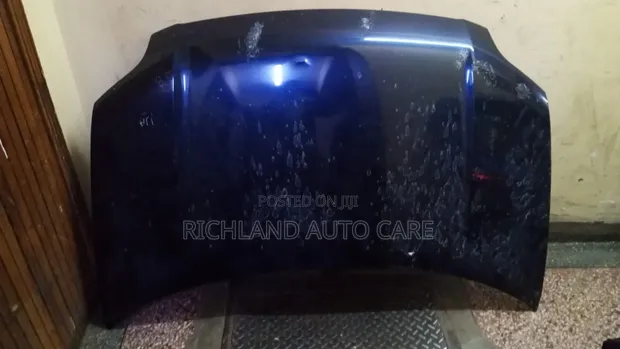 Bonnet ya Toyota Rumion NZE 151 - 1