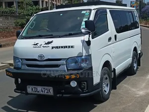 Toyota HiAce Tour Van 2015