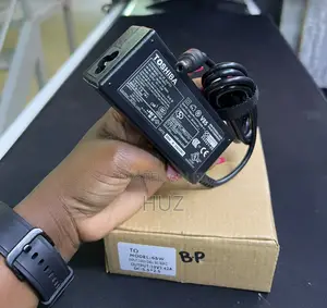 Toshiba 65W Laptop Charger