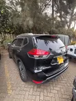 Nissan X-Trail 2017 Nyeusi 7 Seater - 3