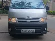 Toyota HiAce 2014 Nyeusi - 2