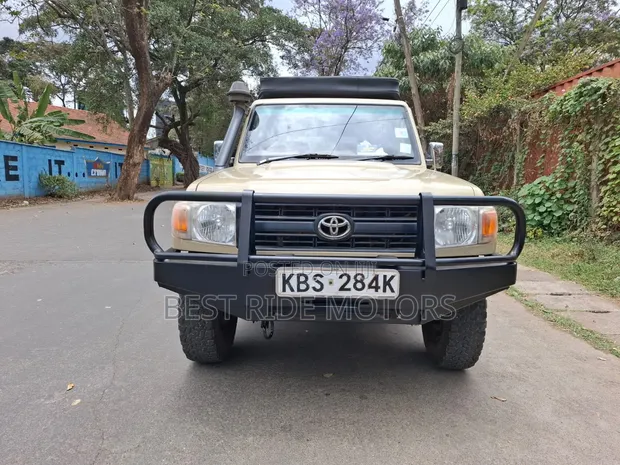 Toyota Land Cruiser 76 Series 2012 Beige - 1