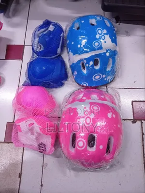 Kids Protective Gear Set (Helmet, Knee/Ankle Pads)