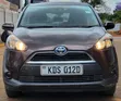 Toyota Sienta 2017 Hybrid Kahawia - 1