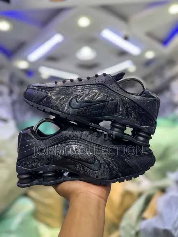 Nike Shox R4 "Black Floral" Sneakers - 1