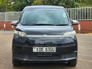 Toyota Spade 2015 Nyeusi