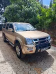 Isuzu D-MAX 2009 Beige - 1