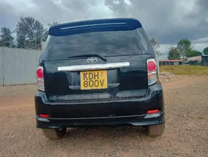 Toyota Corolla Rumion Hatchback 1.5 FWD 2014 Black