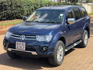 Mitsubishi Pajero Sport 2014 Blue