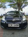 Toyota Vitz 2013 Nyeusi ya Matt - 1