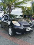 Toyota Vitz 2013 Nyeusi ya Matt - 3