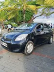 Toyota Vitz 2013 Nyeusi ya Matt - 4