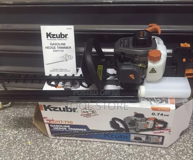 Kzubr Petrol Trimmer 0.74kW Gasoline Garden Machine - 1