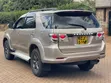 Toyota Fortuner 3.0 D AWD 2009 Dhahabu - 4