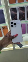 Apple iPhone 15 Pro 256GB Nyeupe - 1