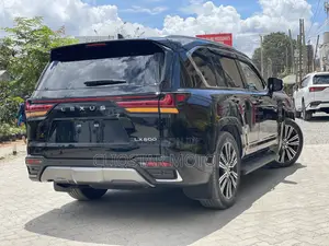 Lexus LX 600 2024 Nyeusi