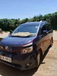 Toyota Voxy X 2WD Minivan ya Viti 8 Mwaka 2008 Rangi ya Zambarau - 1