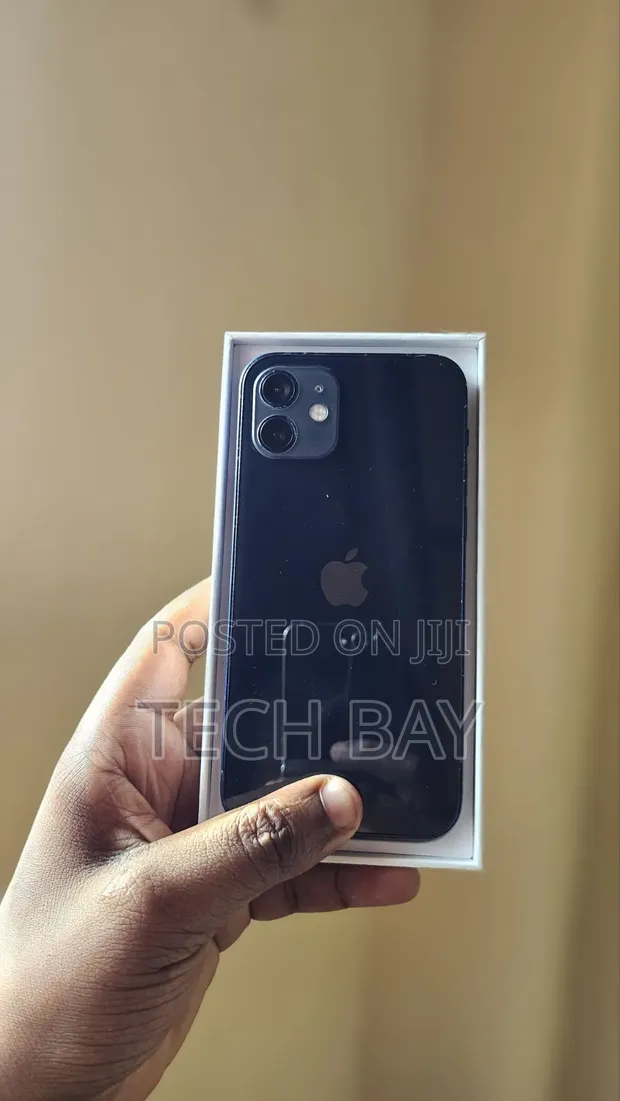 Apple iPhone 12 256GB Nyeusi - 1