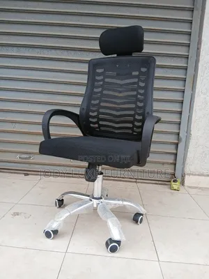 Kiti cha Ofisi Nyeusi cha Mesh chenye Headrest