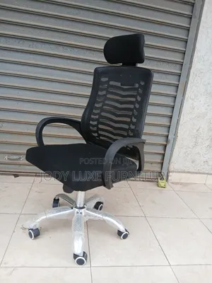 Kiti cha Ofisi cha Metallic Base chenye Mesh Headrest - Kipya Kabisa