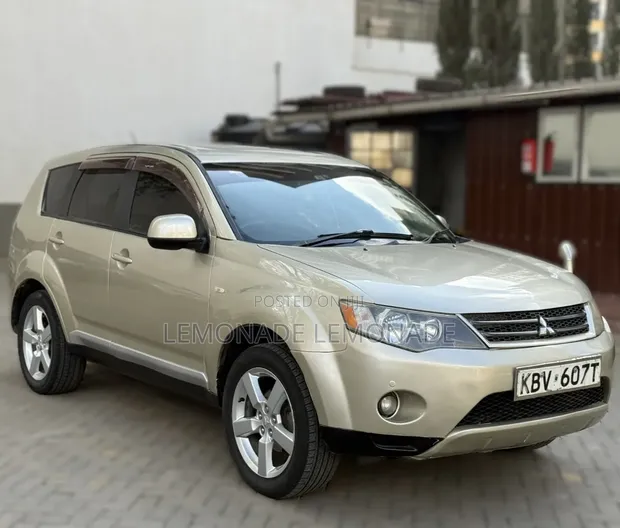Mitsubishi Outlander 2.4i GLS Automatic 2006 Dhahabu - 1