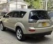 Mitsubishi Outlander 2.4i GLS Automatic 2006 Dhahabu - 2