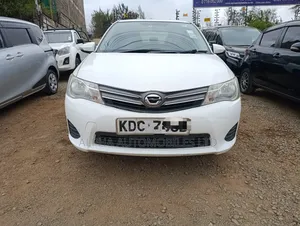 Toyota Axio 1.3 X 2WD 2013 Nyeupe