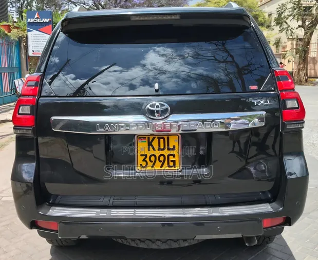 Toyota Land Cruiser Prado 2016 Black - 1