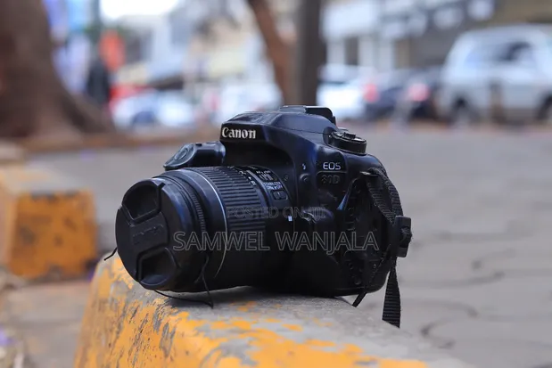 Canon 80D DSLR na Kit Lens na 50mm Prime Lens - 1