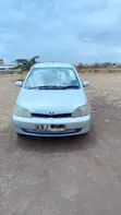 Toyota Platz 2002 Silver - 2