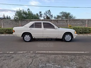 Mercedes-Benz 190E 1985 Nyeupe
